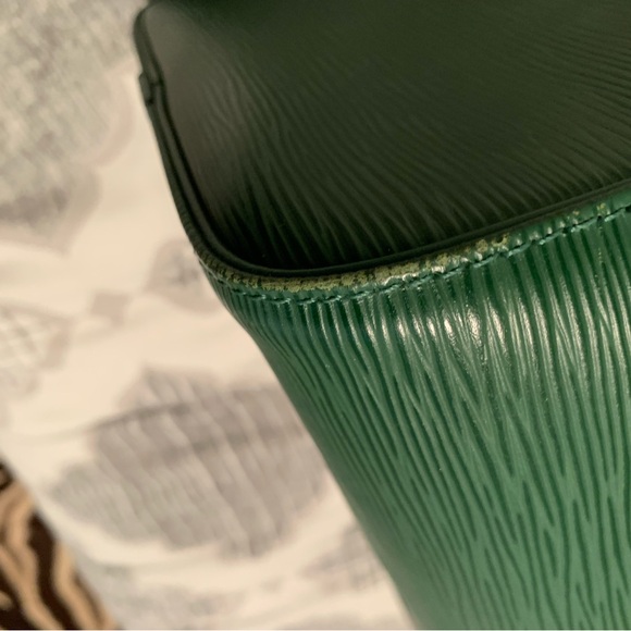 Like new, Epi leather keepall 50 - Picture 11 of 15